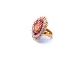 Alternative view of Bead-Ring, blumig